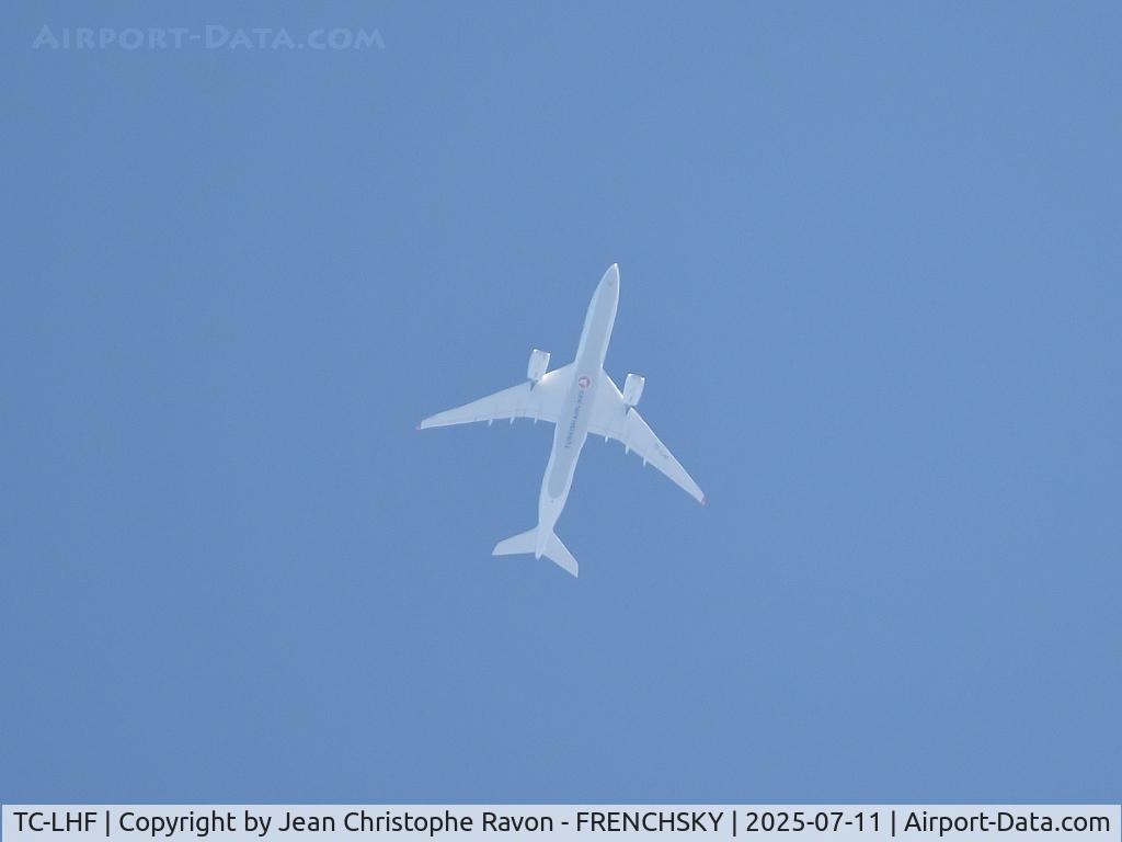 TC-LHF, 2025 Airbus A350-941 C/N 734, AIB05XV level 430 over Bordeaux