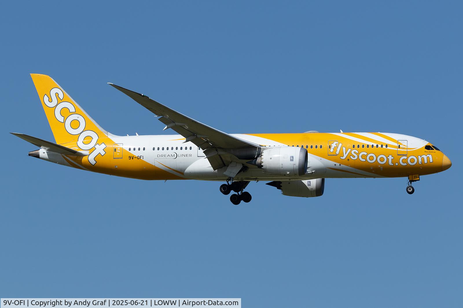 TC-MGN, 2000 Boeing 737-8S3 WL C/N 29249, Scoot 787-8