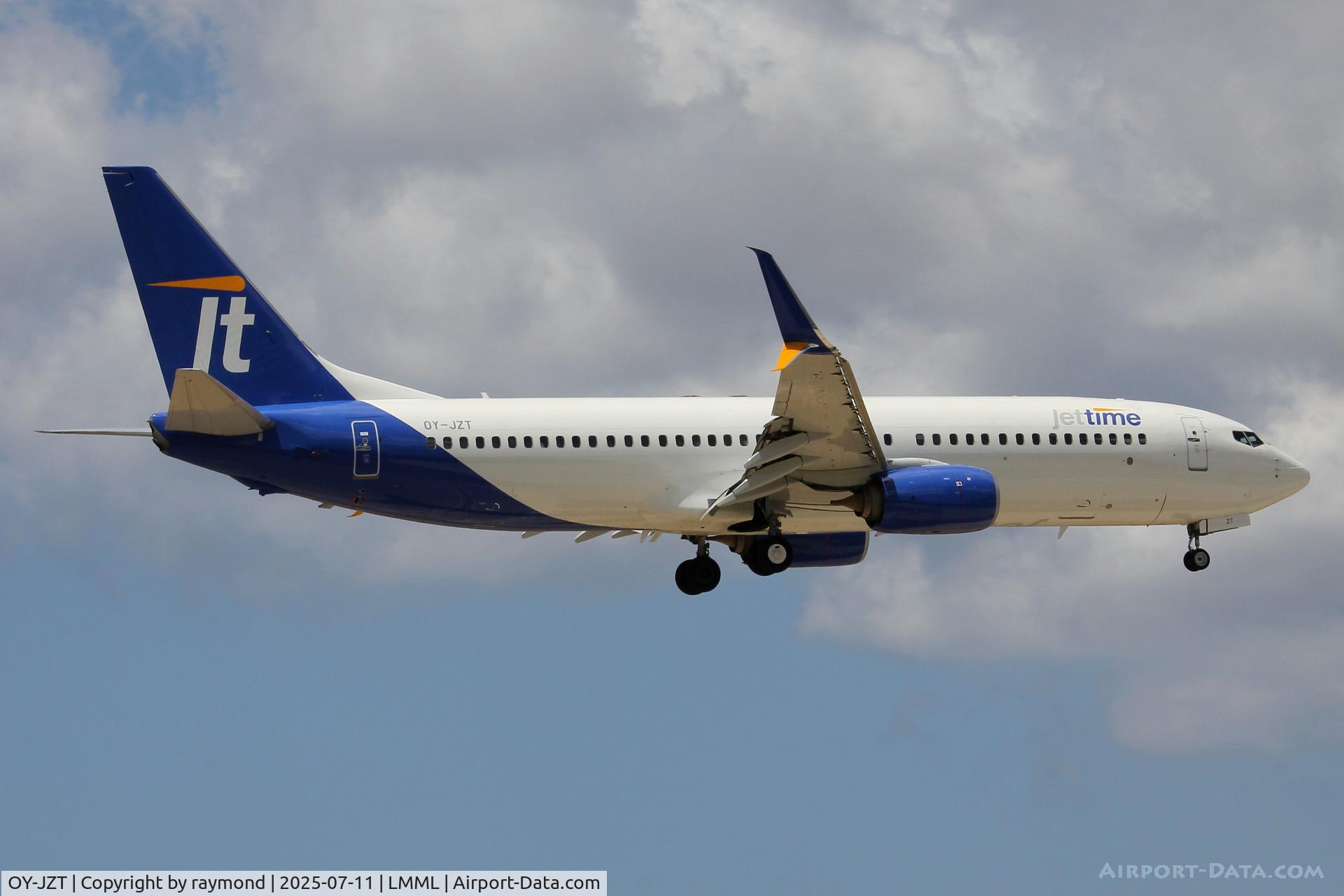 OY-JZT, 2013 Boeing 737-8AL C/N 39057, Jettime Boeing 737-8AL reg OY-JZT operating an SAS flight, seen on final approach to RW31 in Malta.