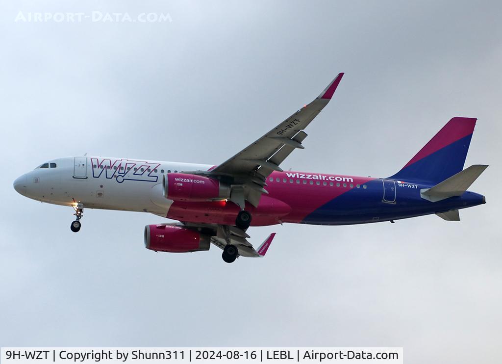 9H-WZT, 2014 Airbus A320-232 C/N 6077, Landing rwy 24R