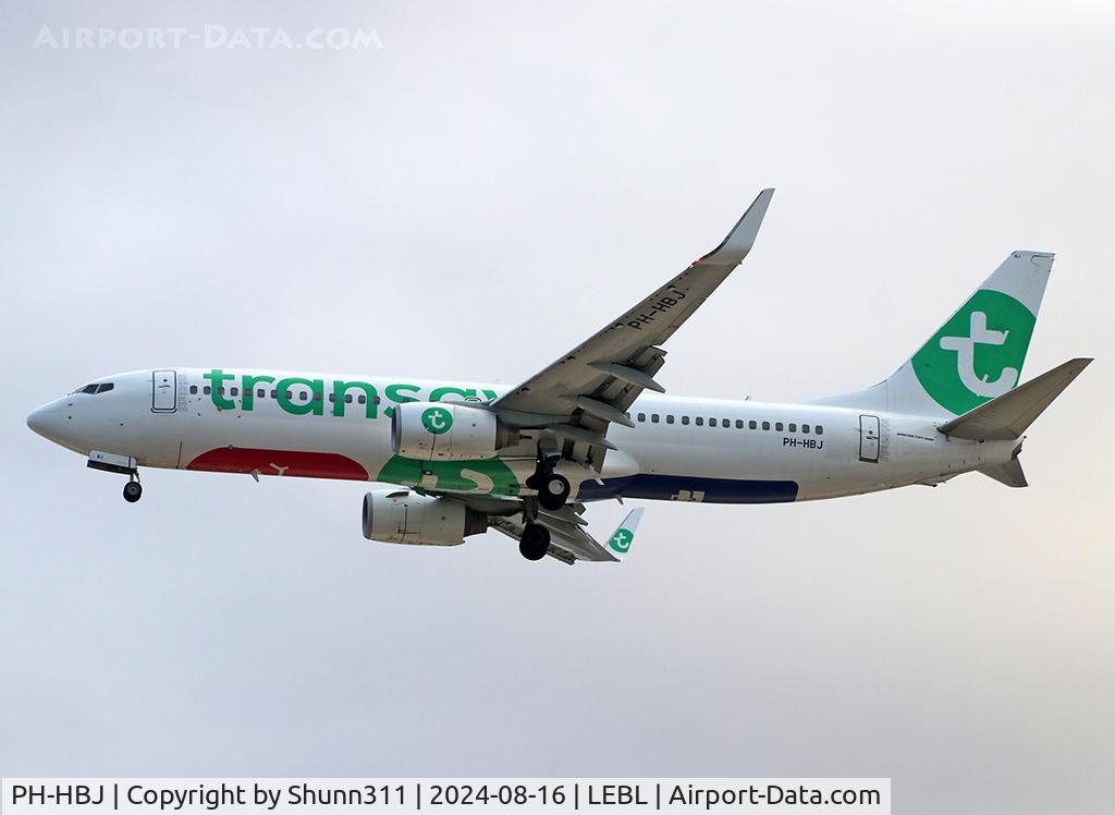 PH-HBJ, 2010 Boeing B-737-82R(W) C/N 40696, Landing rwy 24R