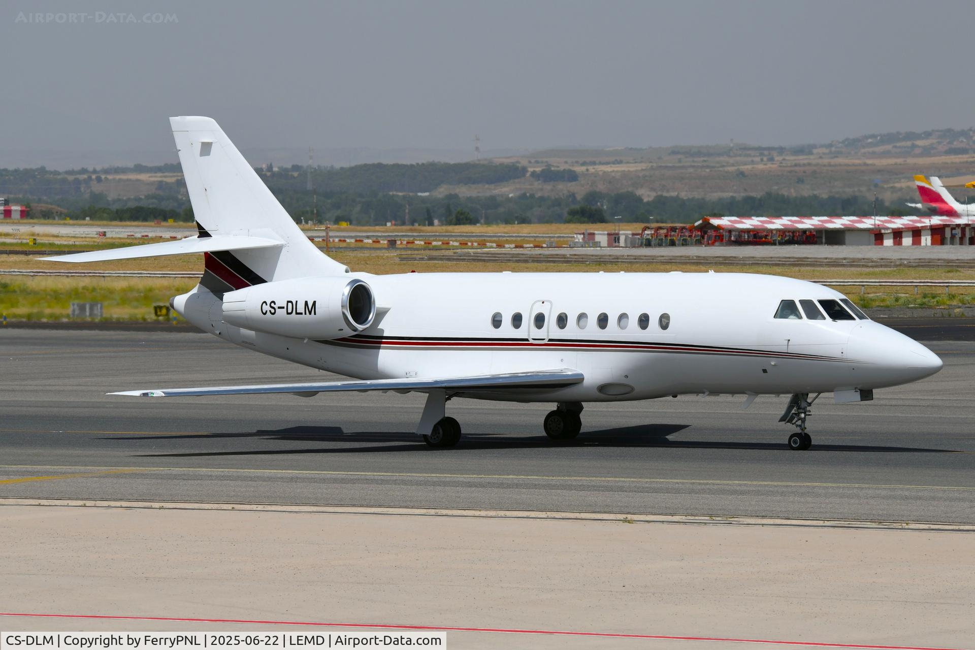CS-DLM, 2006 Dassault Falcon 2000EX C/N 91, Netjets DA2000EX arriving