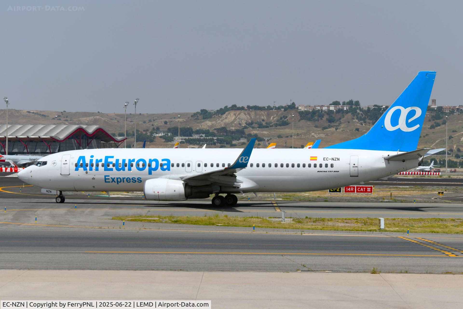 EC-NZN, 2013 Boeing 737-8KN C/N 40259, AE Express B738 departing