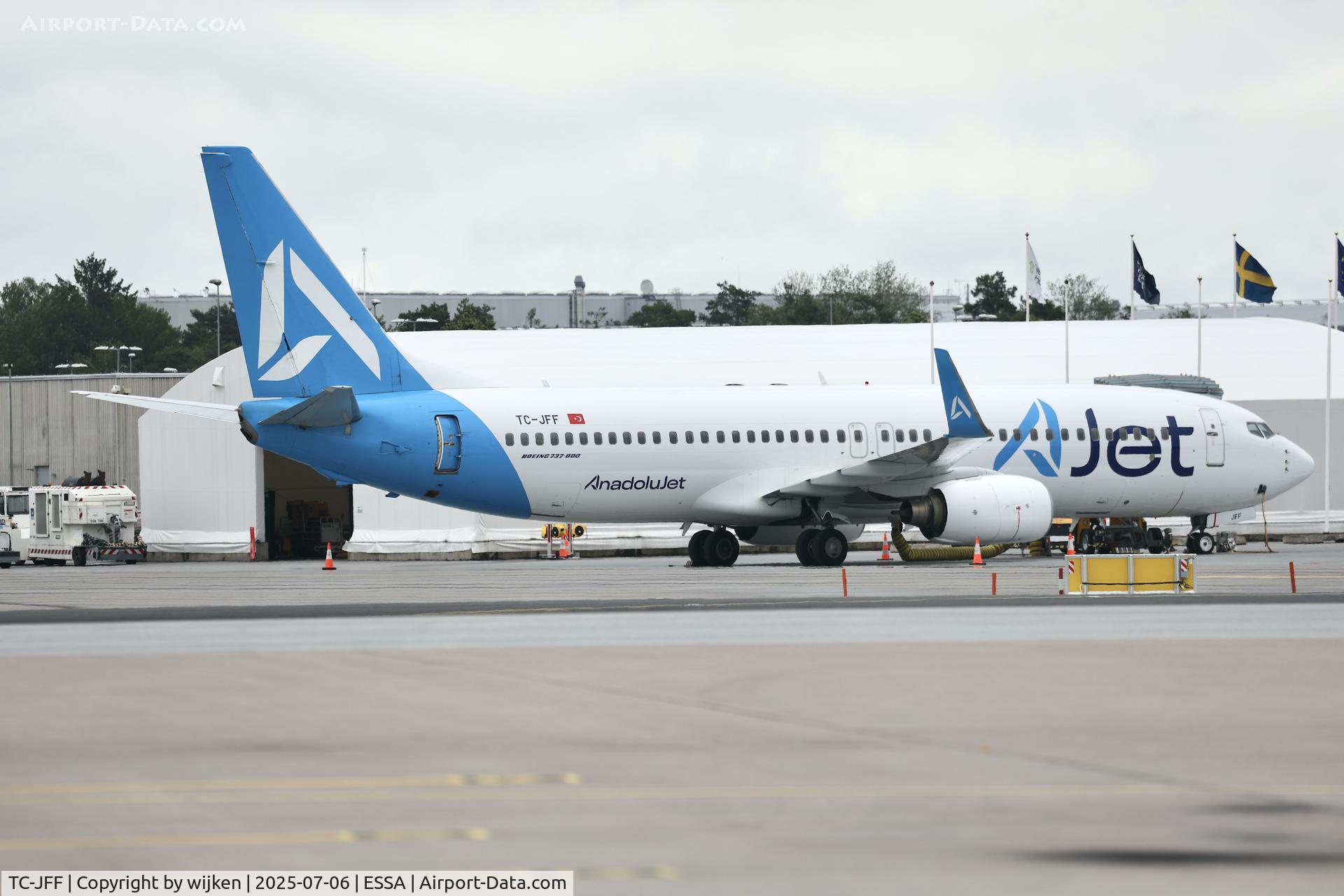 TC-JFF, 1998 Boeing 737-8F2 C/N 29768, Ramp E