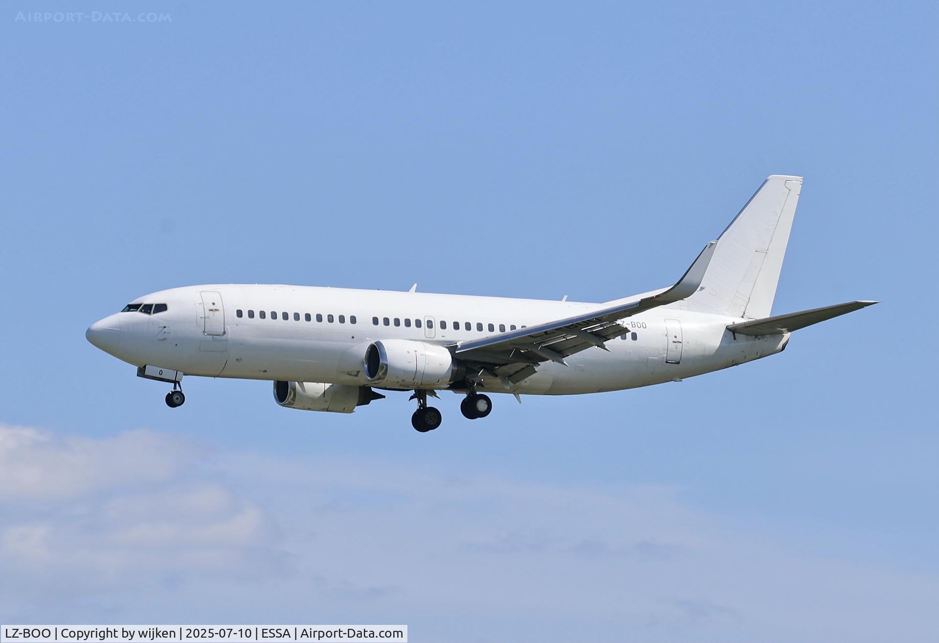 LZ-BOO, 1992 Boeing 737-341 C/N 26852/2273, RWY 01l