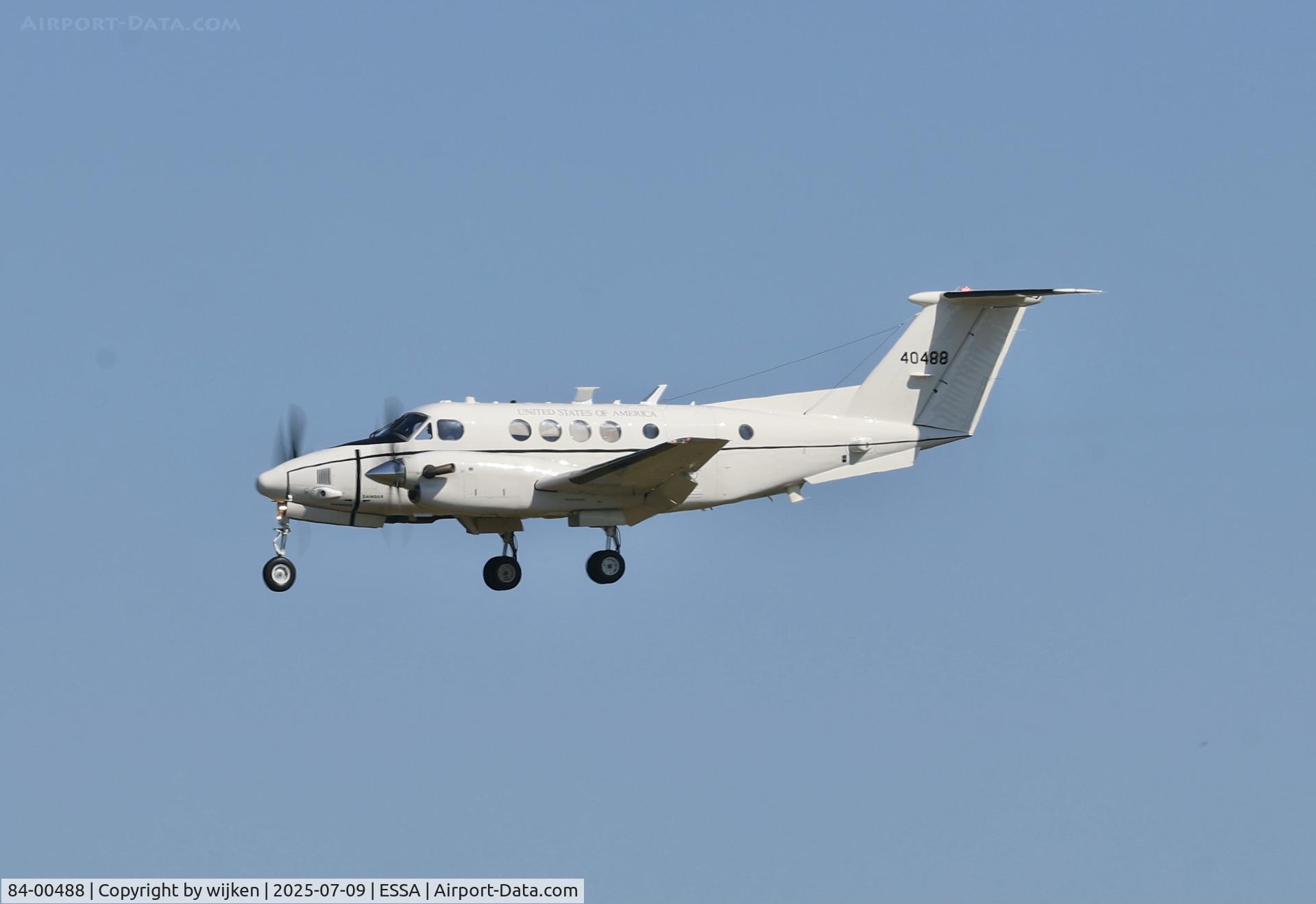84-00488, 1984 Beech C-12T Huron C/N BL-122, Rwy 26