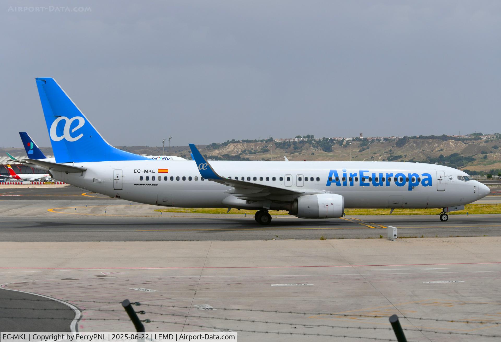 EC-MKL, 2016 Boeing 737-85P C/N 60585, Arrival of Air Europa B738