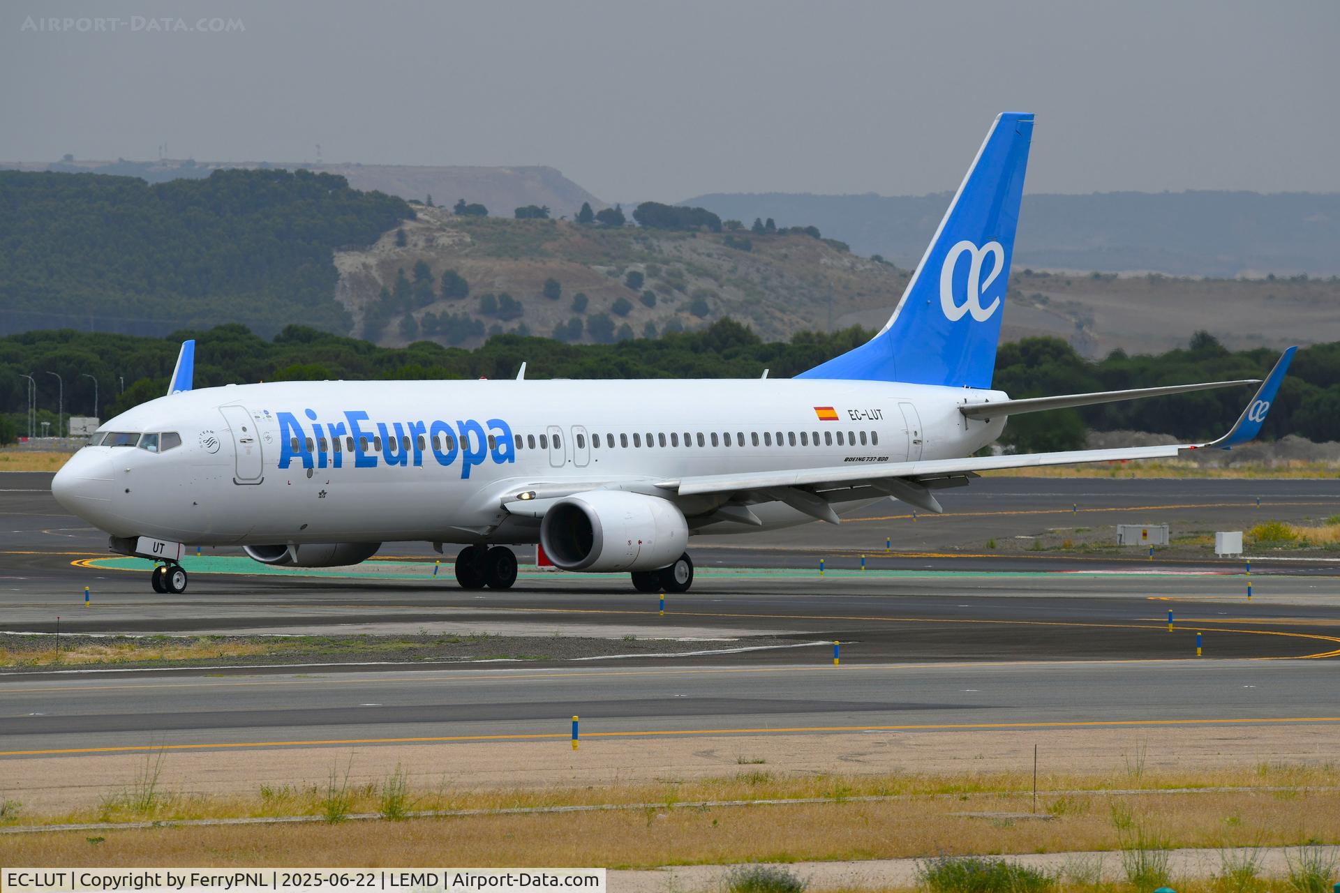 EC-LUT, 2013 Boeing 737-85P C/N 36592, Departure of Air Europa B738