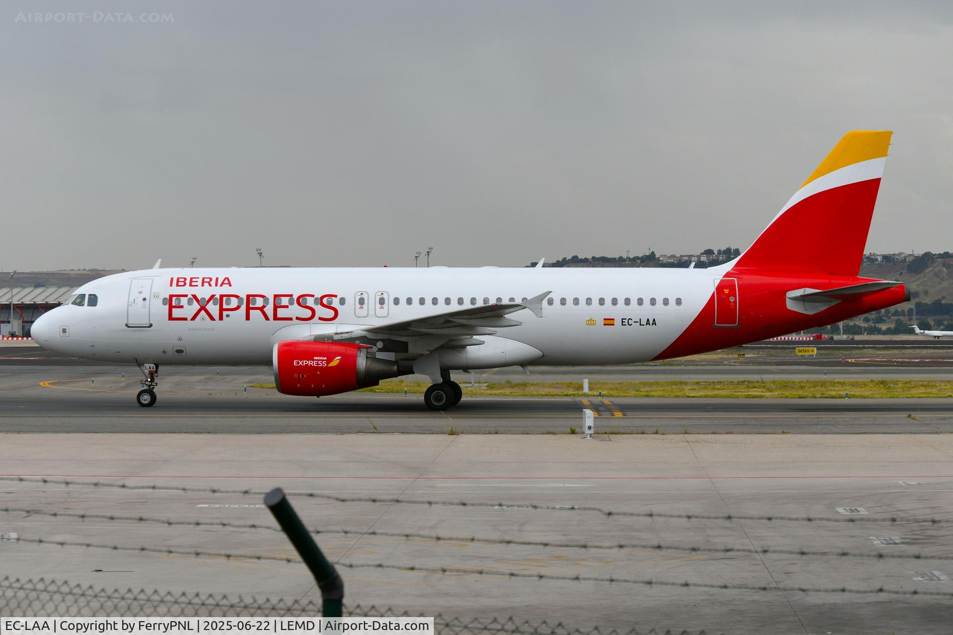 EC-LAA, 2006 Airbus A320-214 C/N 2678, IB Express A320