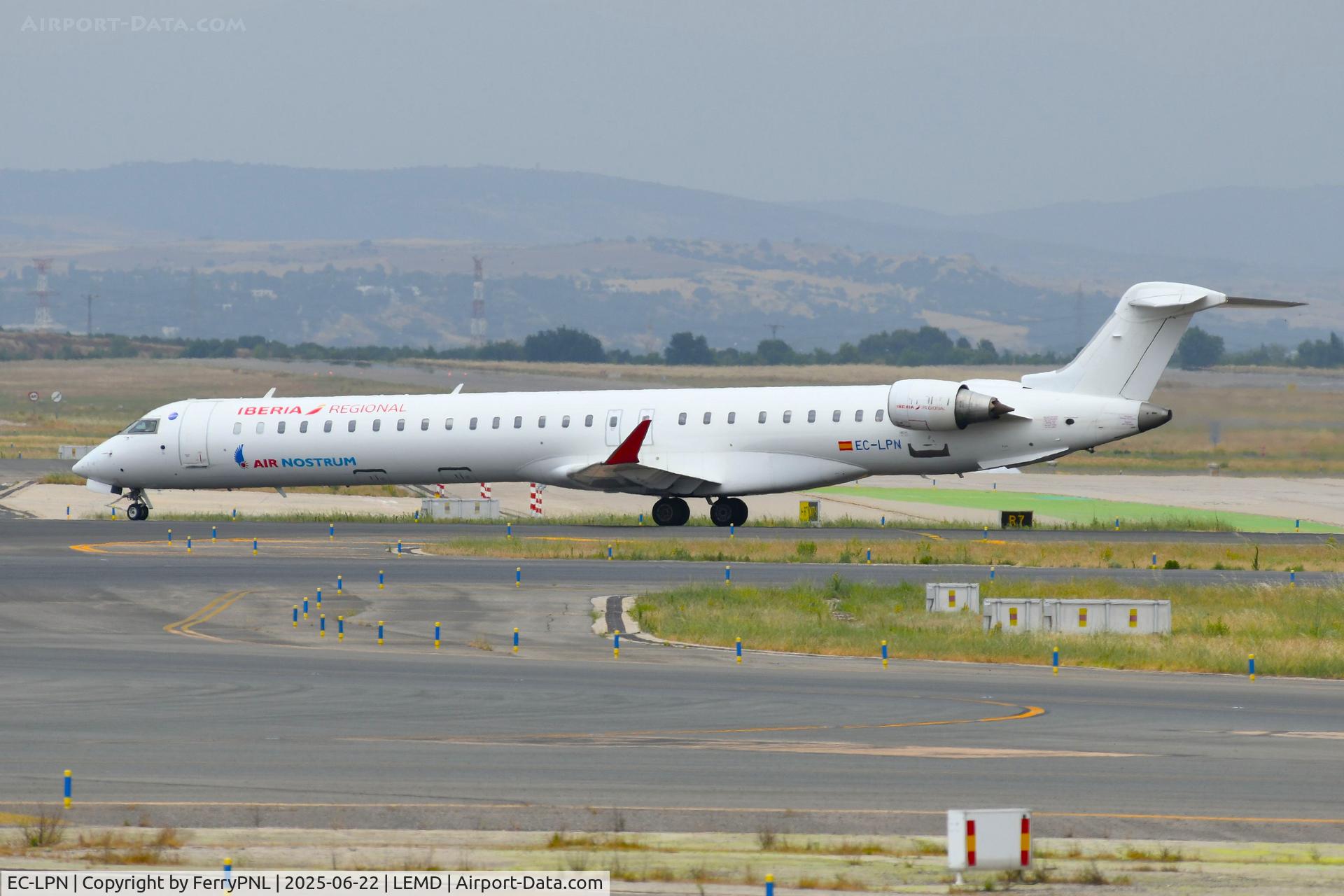 EC-LPN, 2012 Bombardier CRJ-1000ER NG (CL-600-2E25) C/N 19022, IB Regional CL1000 taxying to T4