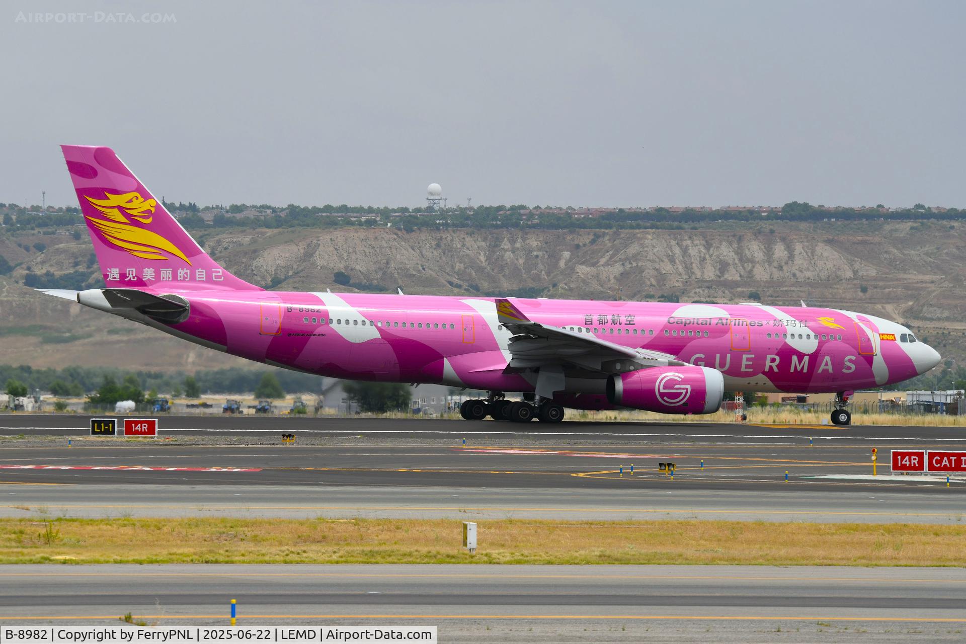 B-8982, 2017 Airbus A330-243 C/N 1782, Capital A332 for take-off
