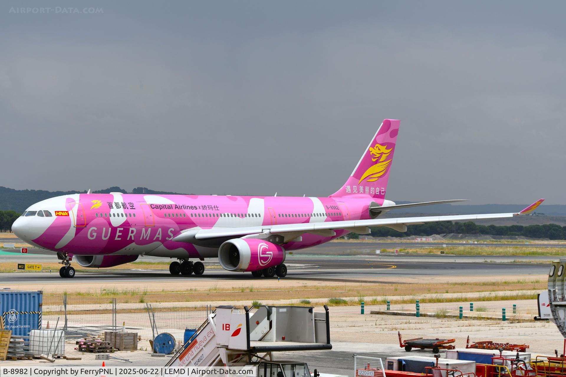 B-8982, 2017 Airbus A330-243 C/N 1782, Capital airlines A332 departing