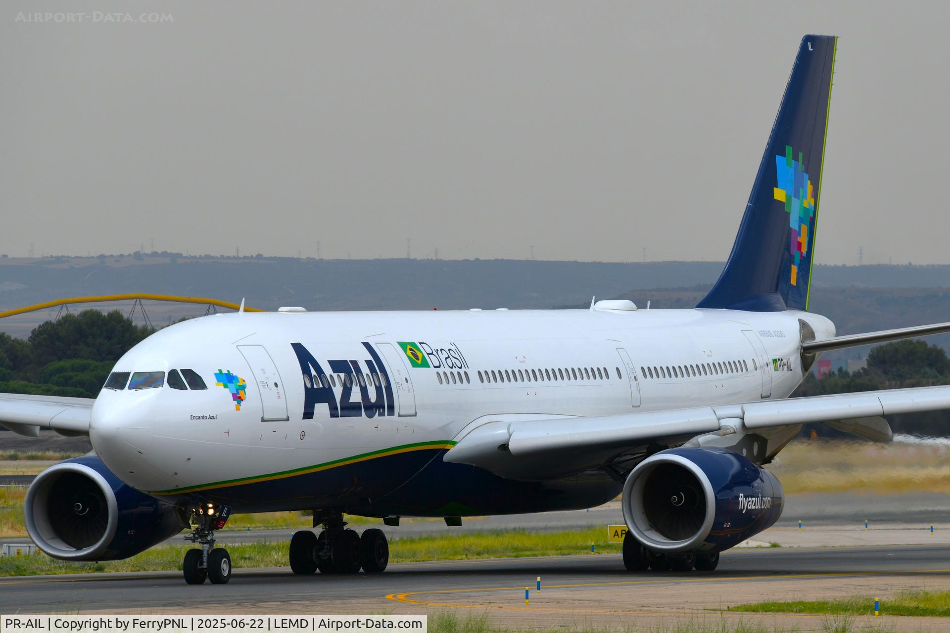 PR-AIL, 2009 Airbus A330-243 C/N 991, AZUL A332 taxying for departure