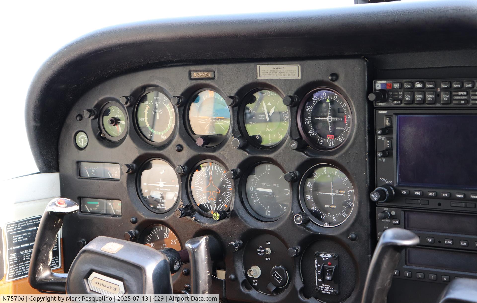 N75706, 1976 Cessna 172N C/N 17267888, Cessna 172N