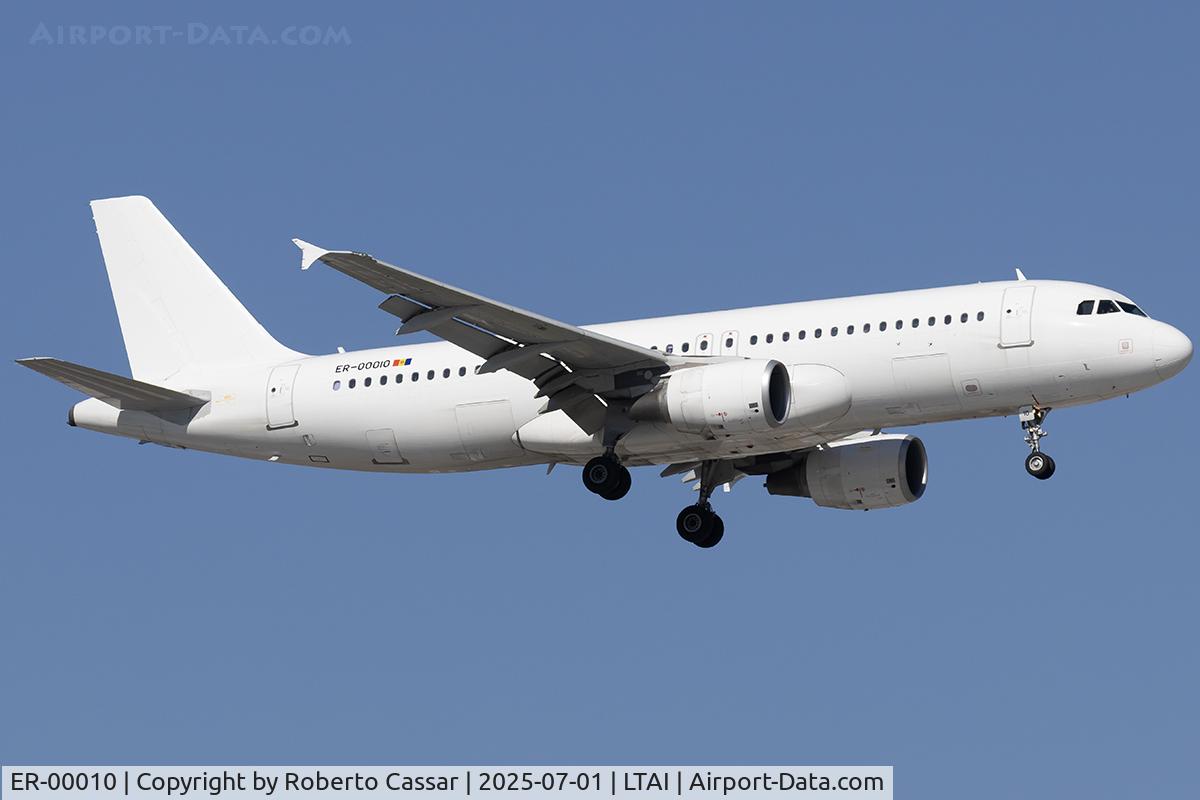 ER-00010, 2011 Airbus A320-214 C/N 4894, Arrival