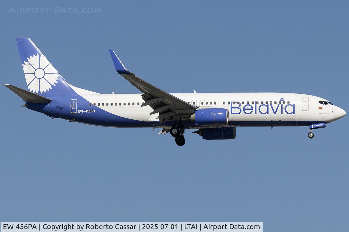 EW-456PA, 2016 Boeing 737-8ZM C/N 61422, Arrival