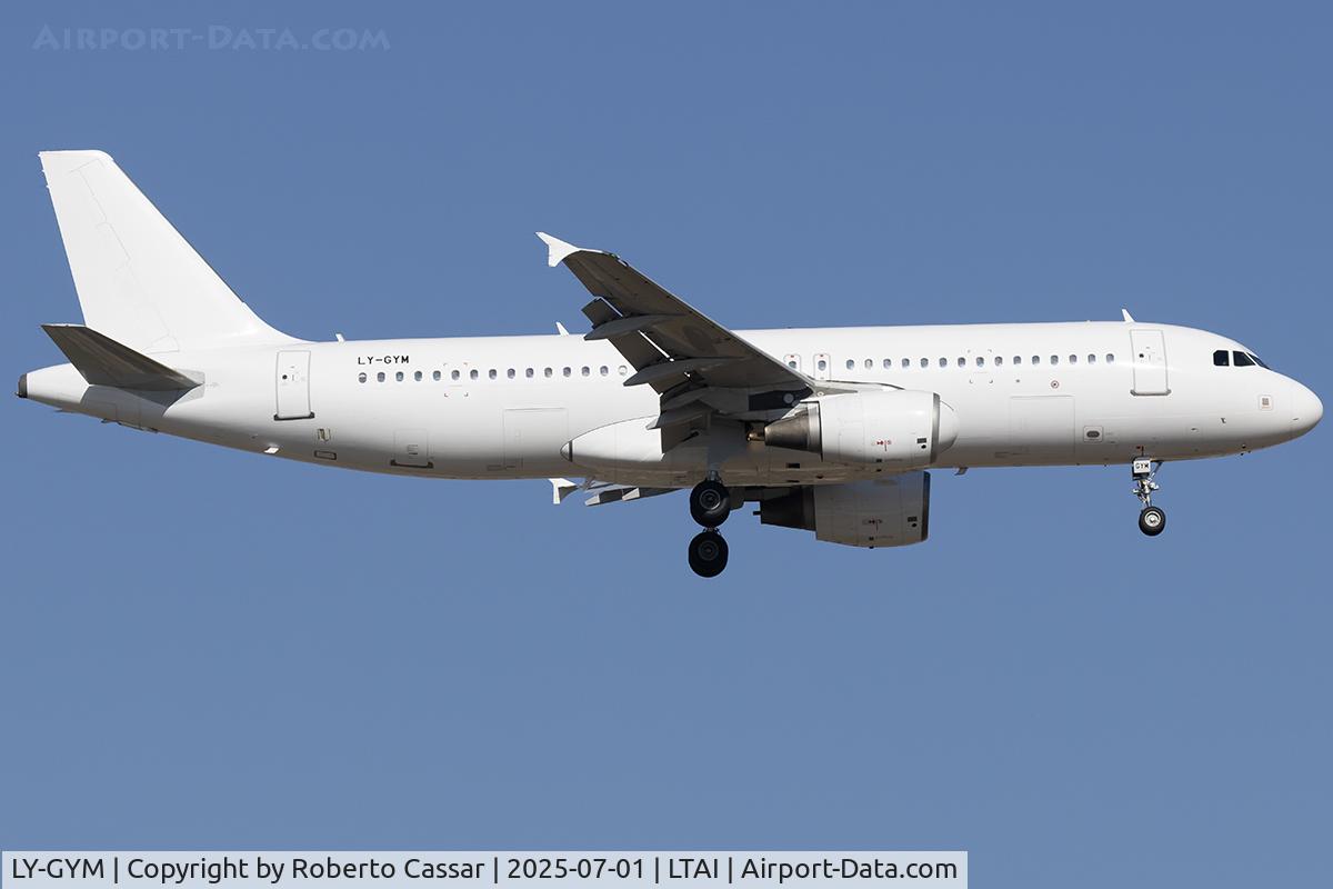 LY-GYM, 2005 Airbus A320-214 C/N 2584, Arrival