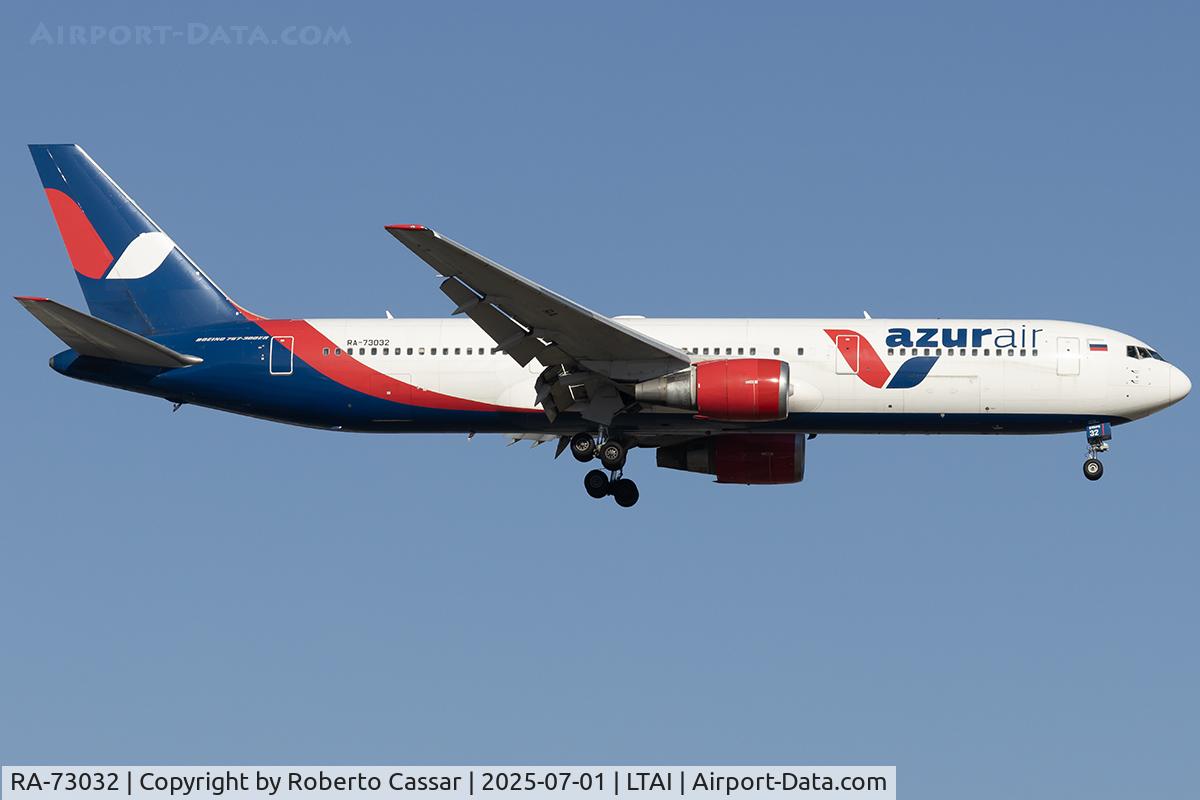 RA-73032, 1997 Boeing 767-306ER C/N 27614, Arrival