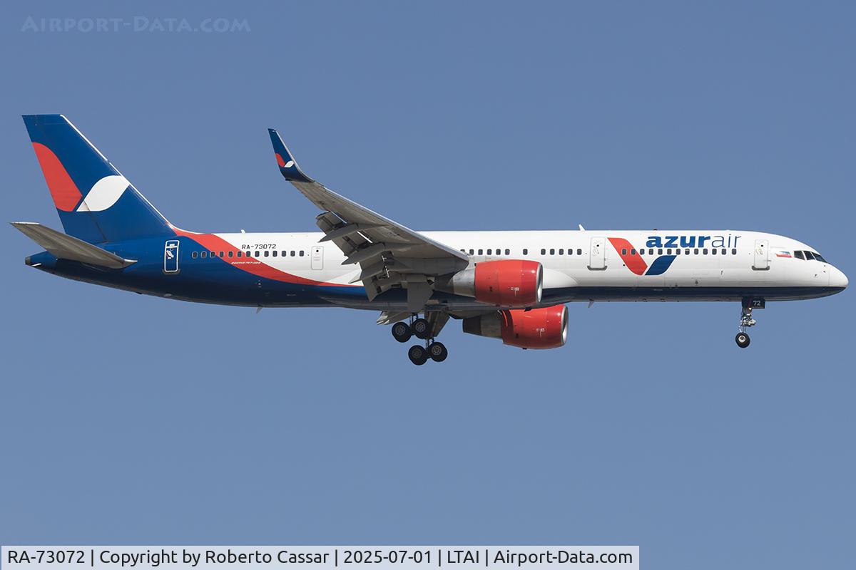 RA-73072, 2002 Boeing 757-2Q8(WL) C/N 29382, Arrival
