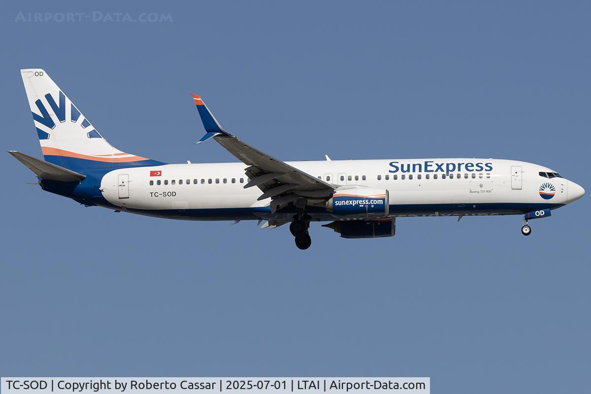 TC-SOD, 2017 Boeing 737-8HC C/N 61176, Arrival