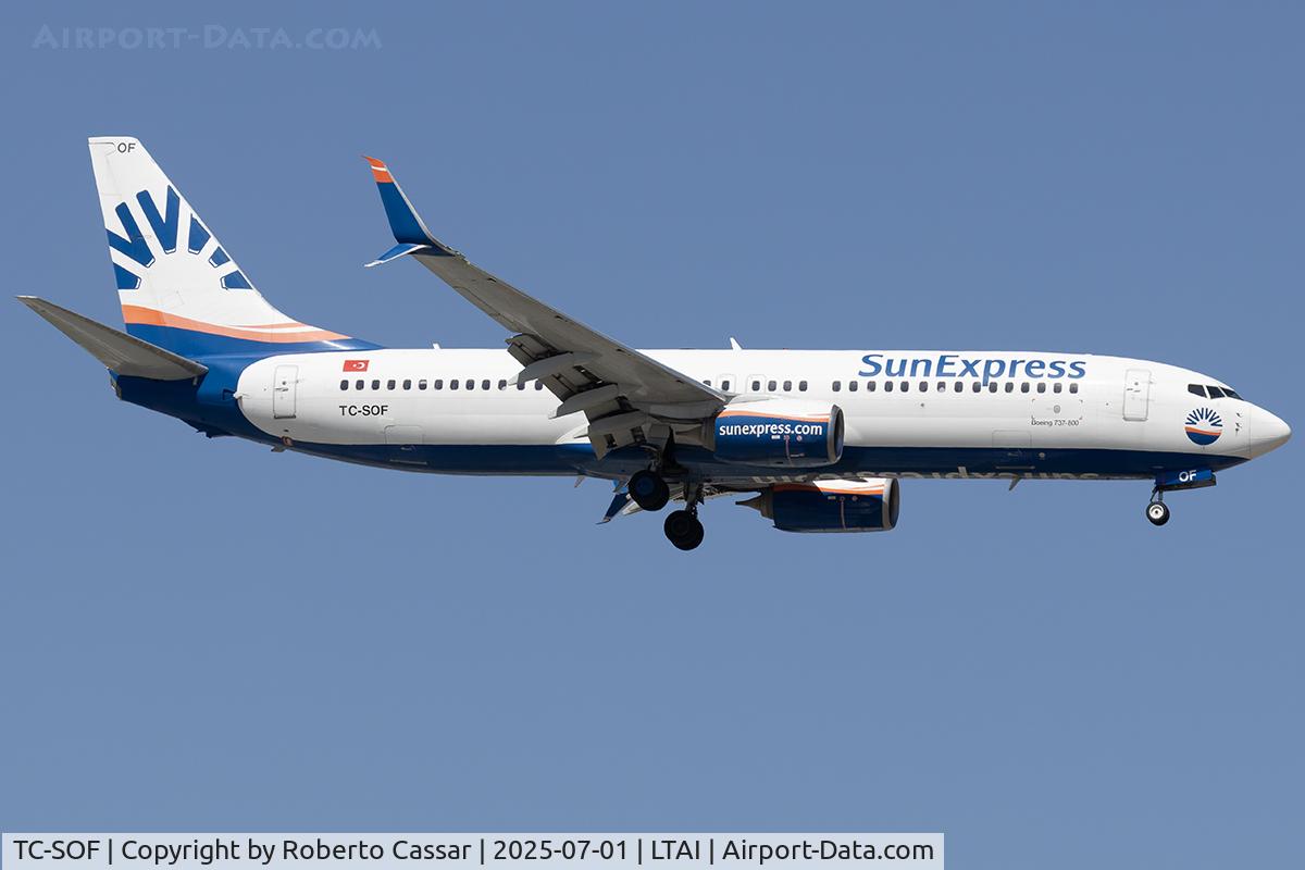 TC-SOF, 2017 Boeing 737-800 C/N 61177, Arrival