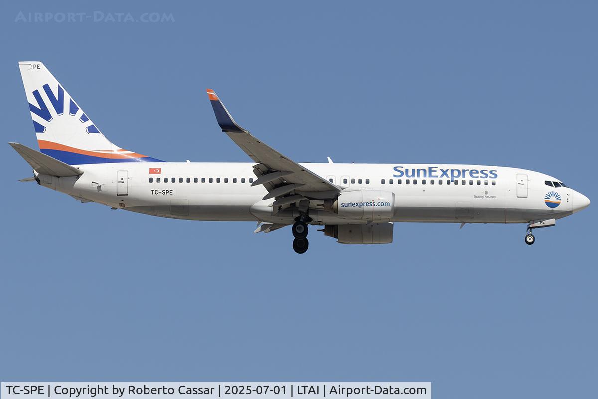 TC-SPE, 2008 Boeing 737-8HC C/N 36530, Arrival