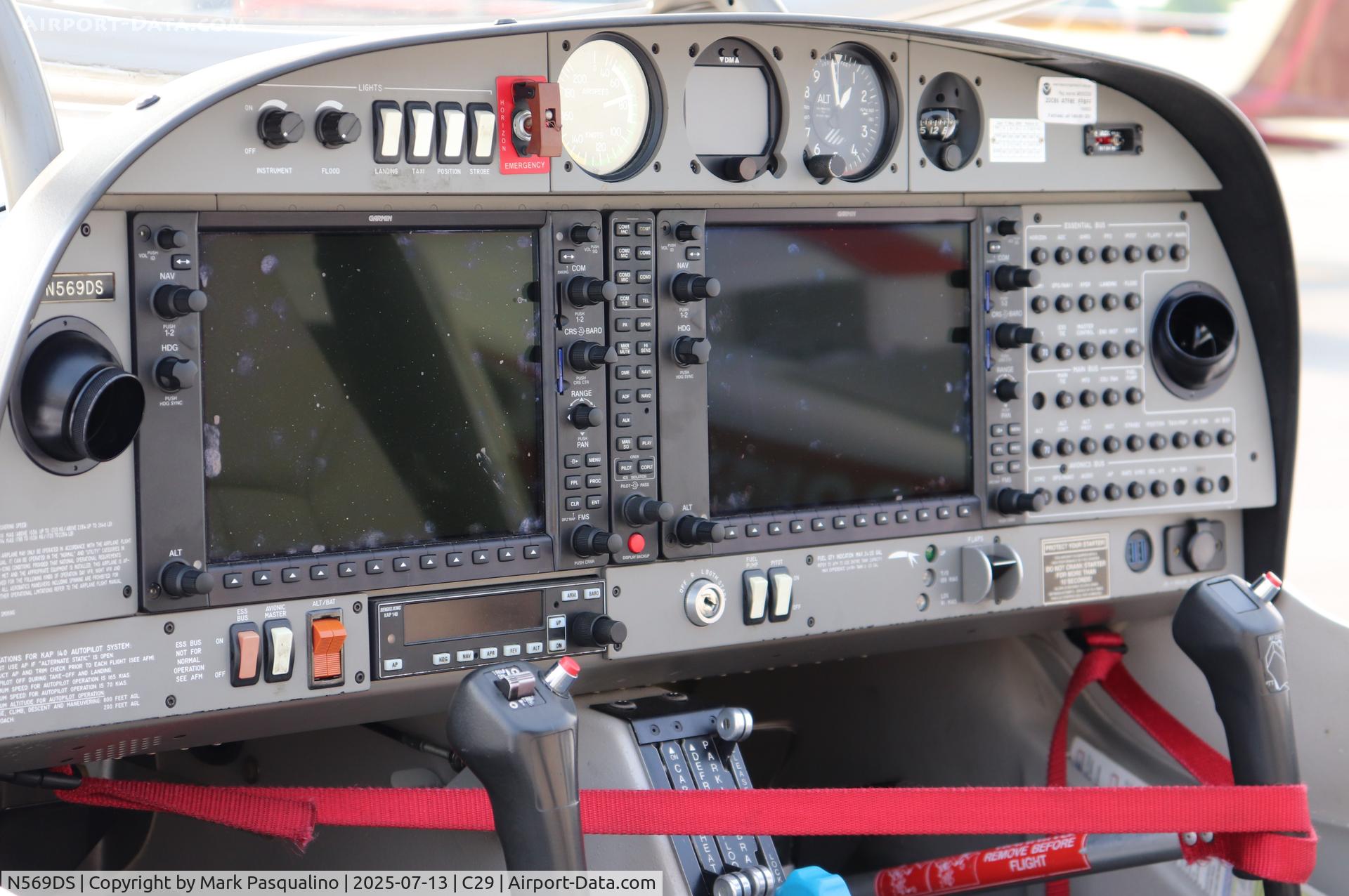 N569DS, 2006 Diamond DA-40 Diamond Star C/N 40.648, Diamond DA-40
