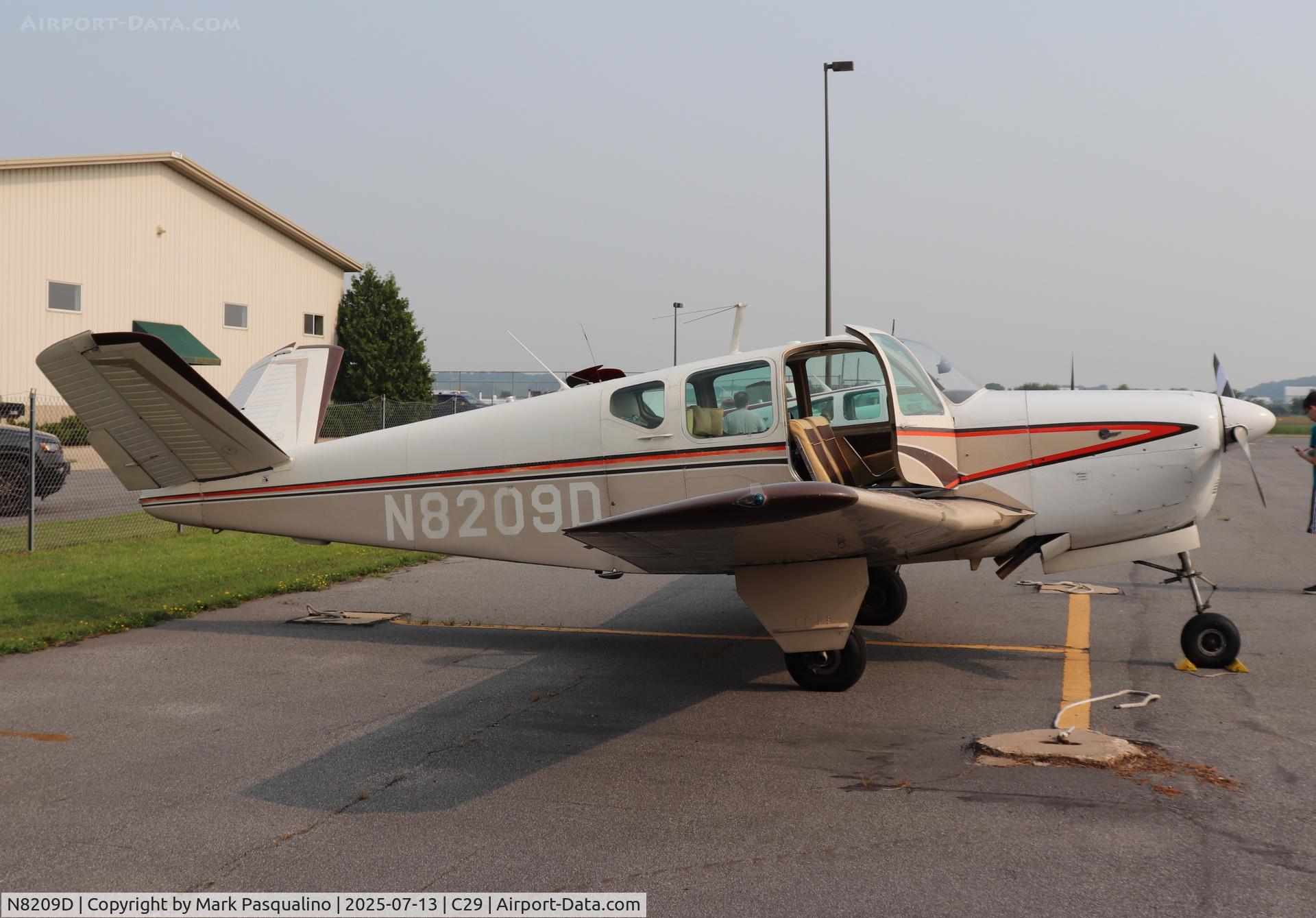 N8209D, 1957 Beech H35 Bonanza C/N D-5298, Beech H35