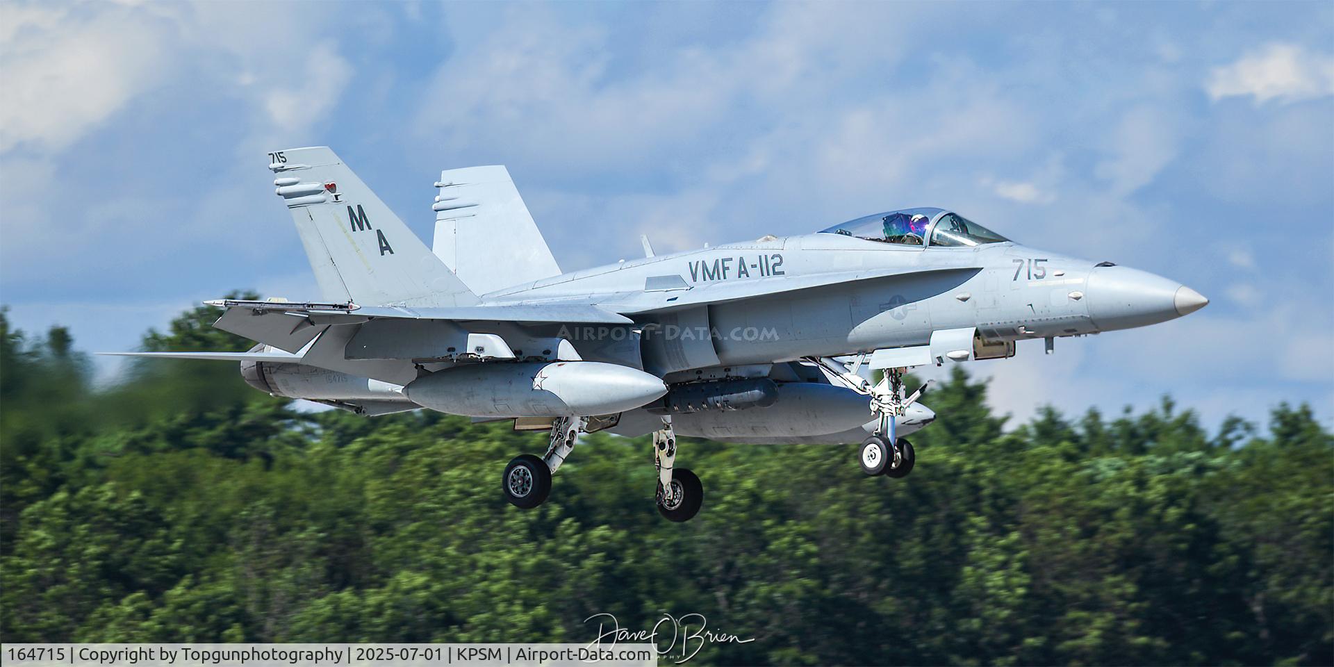 164715, McDonnell Douglas F/A-18C Hornet C/N 1160, COWBOY14 on short final
