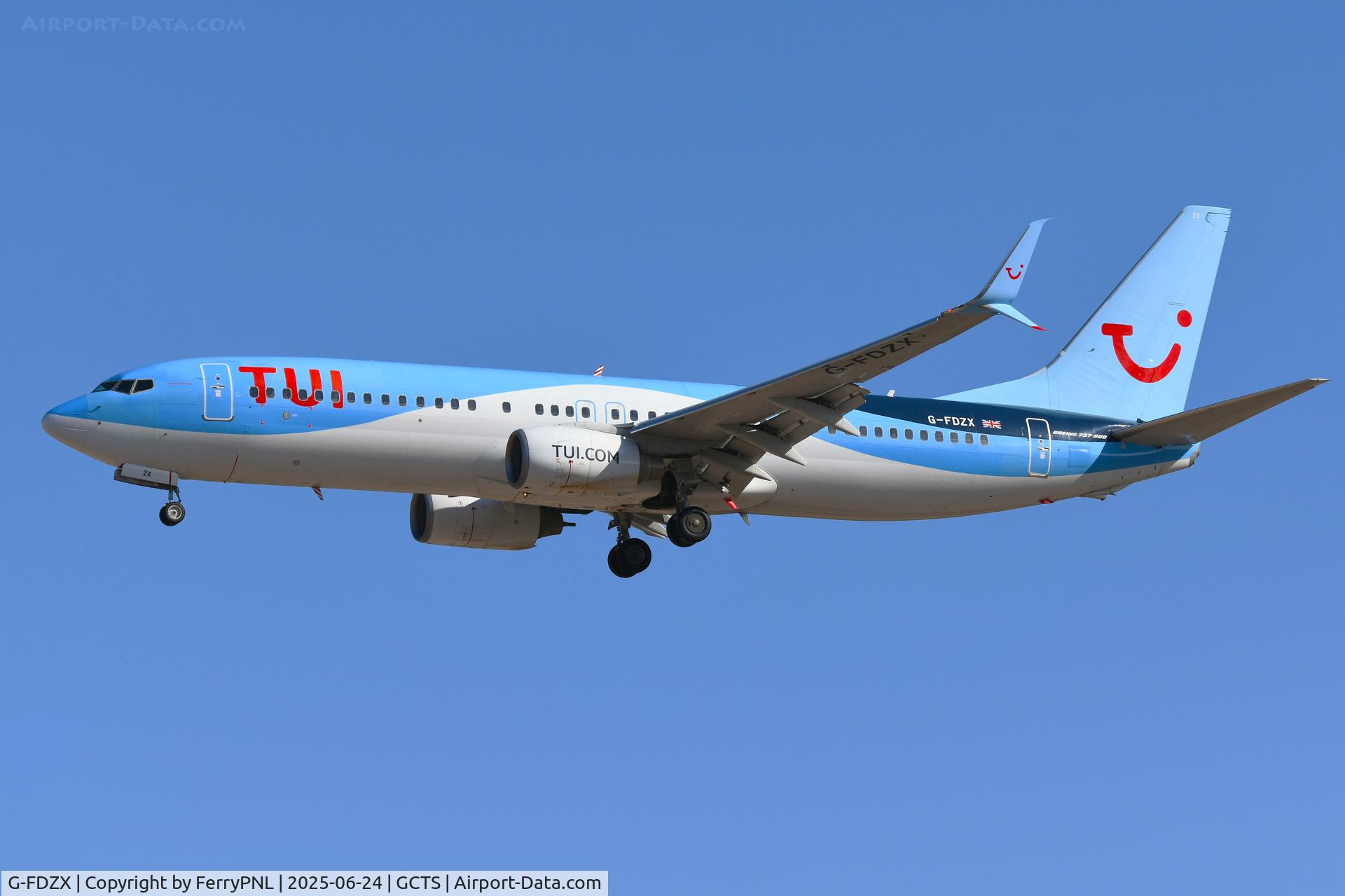 G-FDZX, 2011 Boeing 737-8K5 C/N 37258, TUI B738 landing