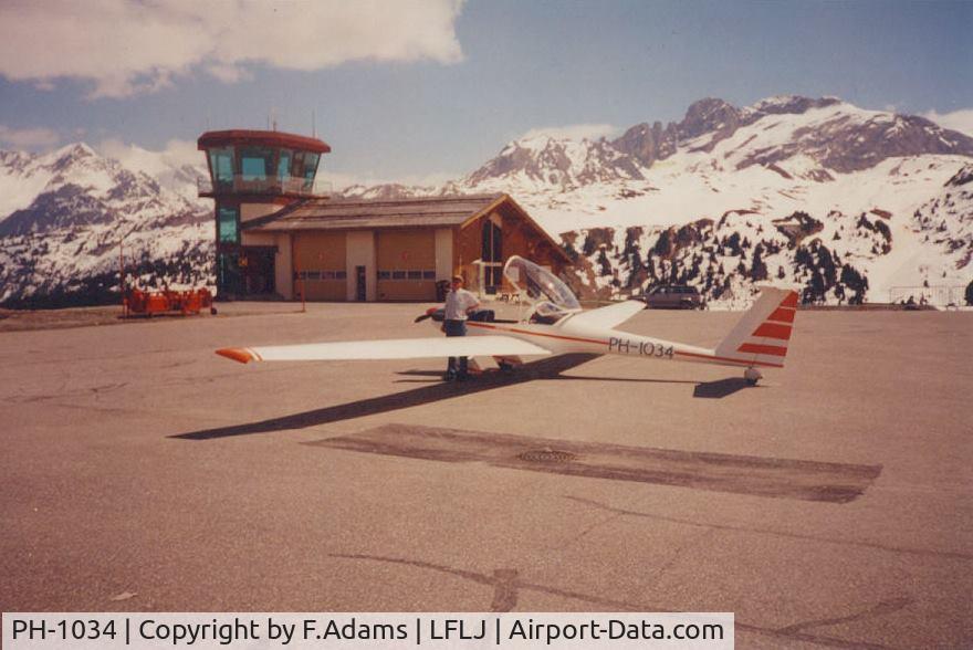 PH-1034, Hoffmann H-36 Dimona C/N 3684, Courchevel Altiport, Elevation 6,588 ft, RWY 18.6%, 1762 ft.