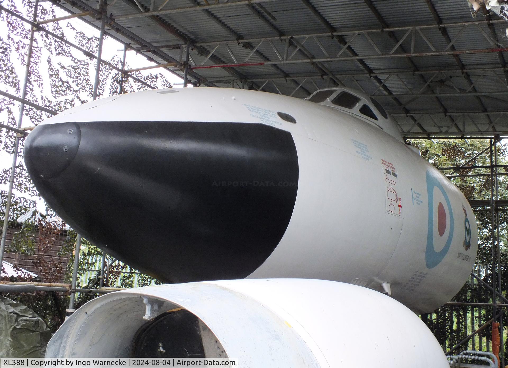 XL388, 1962 Avro Vulcan B.2 C/N Set 38, Avro Vulcan B2 (forward fuselage only, displayed in 1963 colours) at the Aeroventure South Yorkshire Aircraft Museum, Doncaster