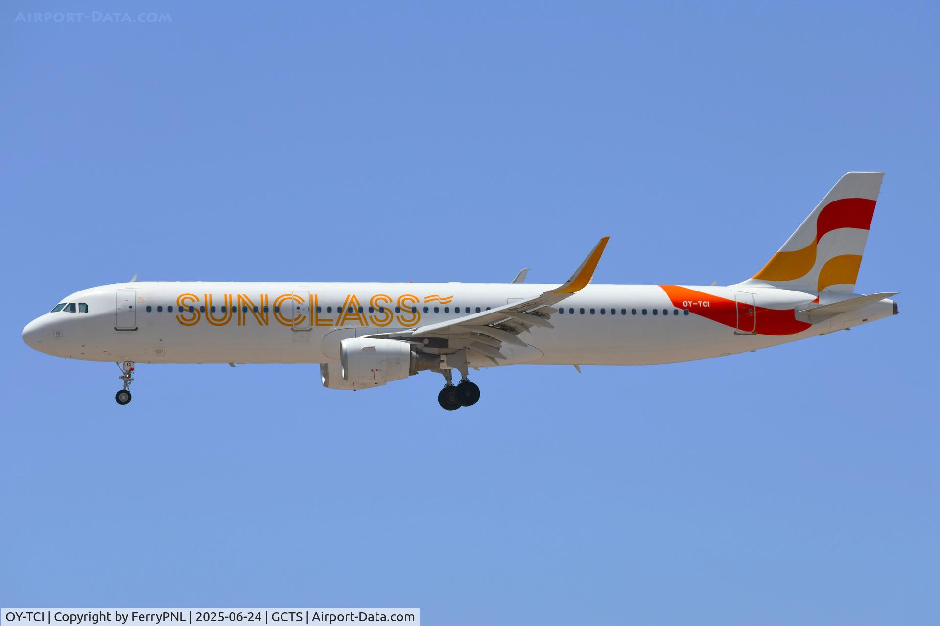 OY-TCI, 2015 Airbus A321-211 C/N 6468, Sunclass A321 landing in TFS