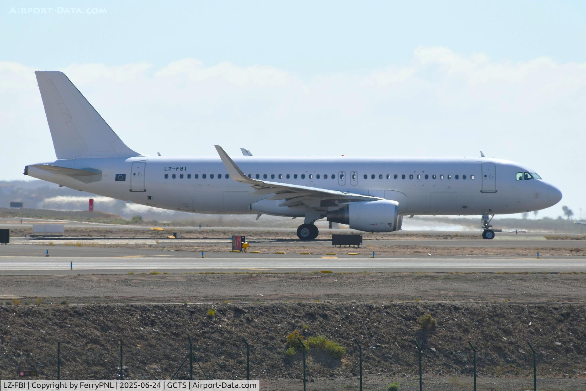LZ-FBI, 2016 Airbus A320-214 C/N 7264, TUI Belgium operating this Fly2Sky A320