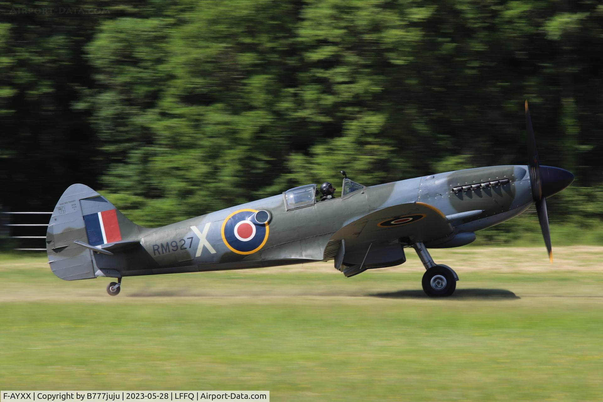F-AYXX, 1944 Supermarine 361 Spitfire FR.XIV C/N 6S-381758, Ferté Alais 2023