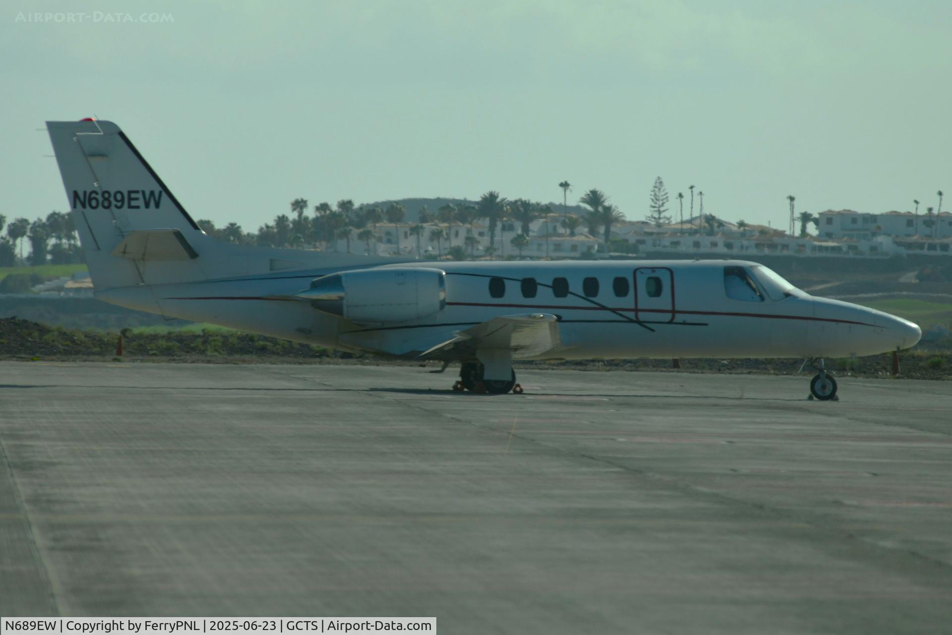 N689EW, 1996 Cessna 551 Citation II/SP C/N 551-0421, Citaion 551 on the apron in TFS
