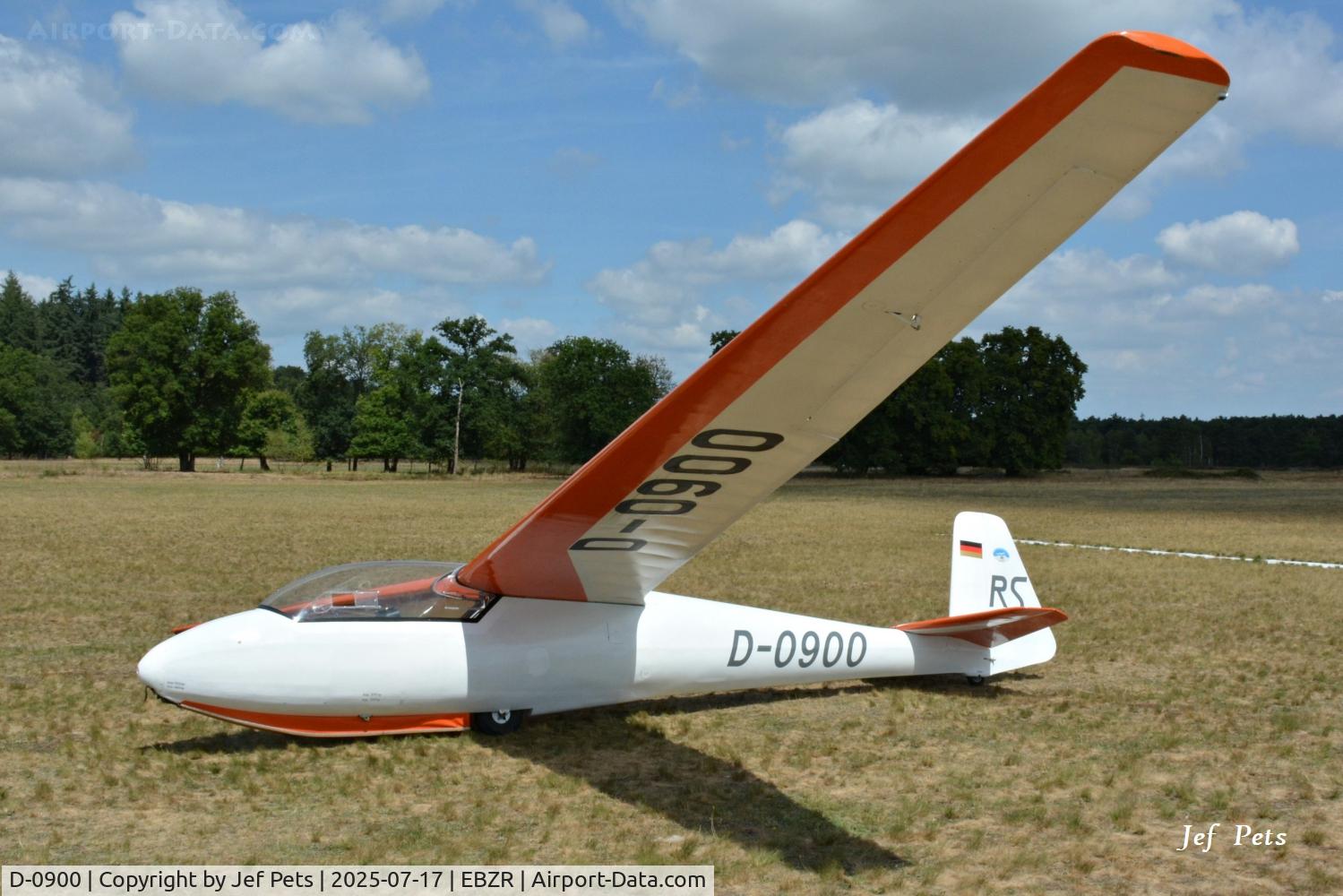 D-0900, Schleicher Ka-2B Rhonschwalbe C/N 118, 1955 Ka-2B at Zoersel.