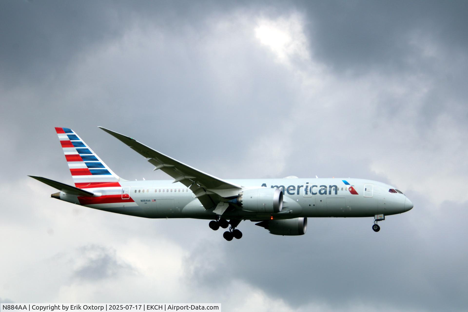 N884AA, Boeing 787-8 Dreamliner Dreamliner C/N 66004, N884AA landing rw 04L
