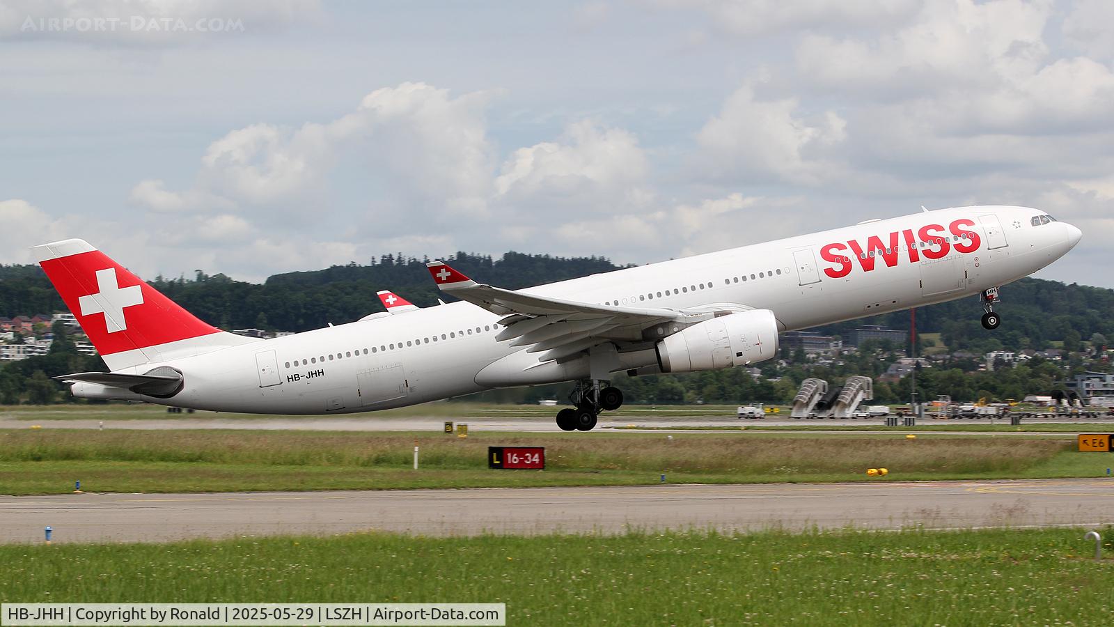 HB-JHH, 2010 Airbus A330-343X C/N 1145, at zrh