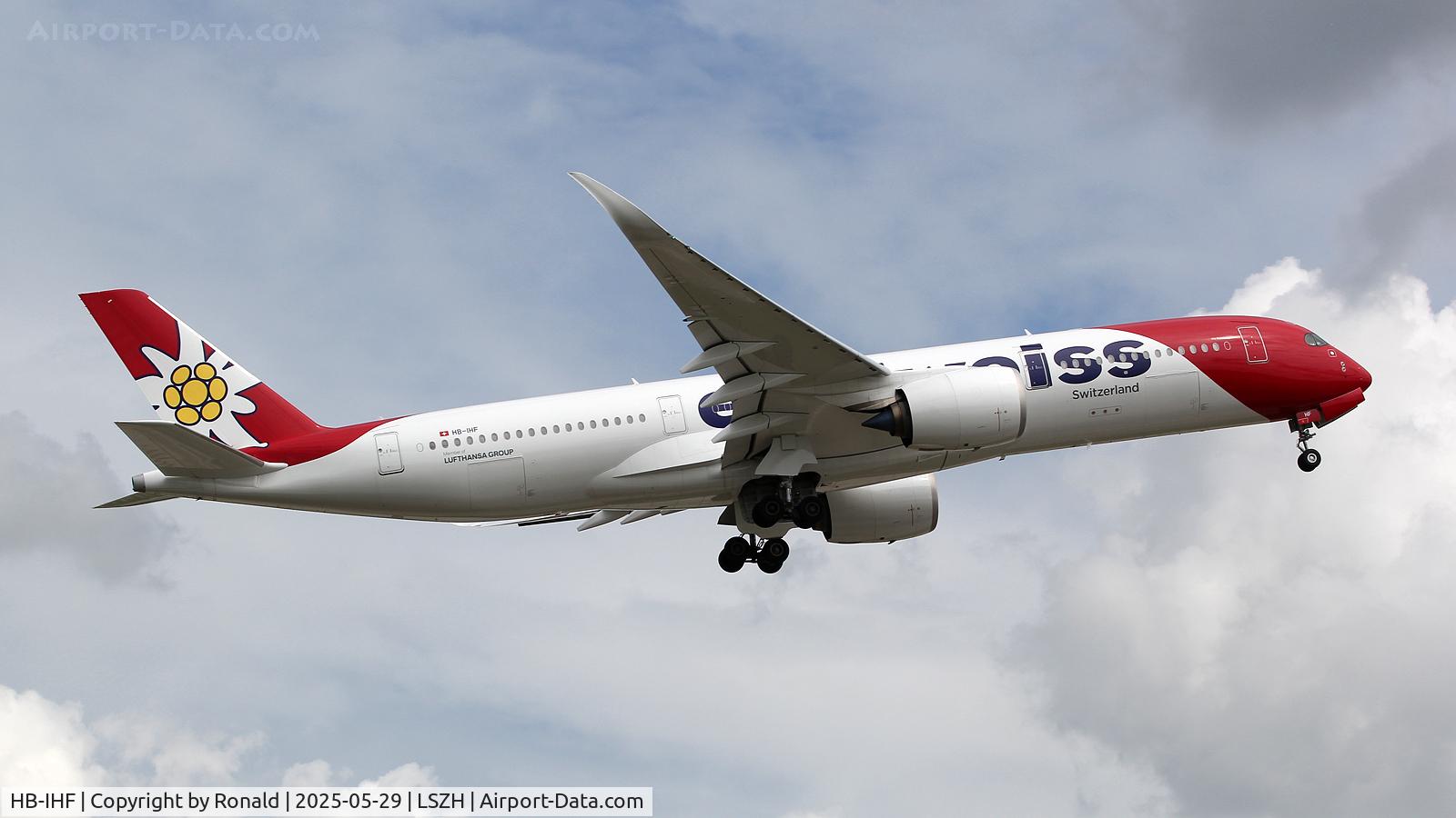 HB-IHF, Airbus 350-941 C/N 363, at zrh
