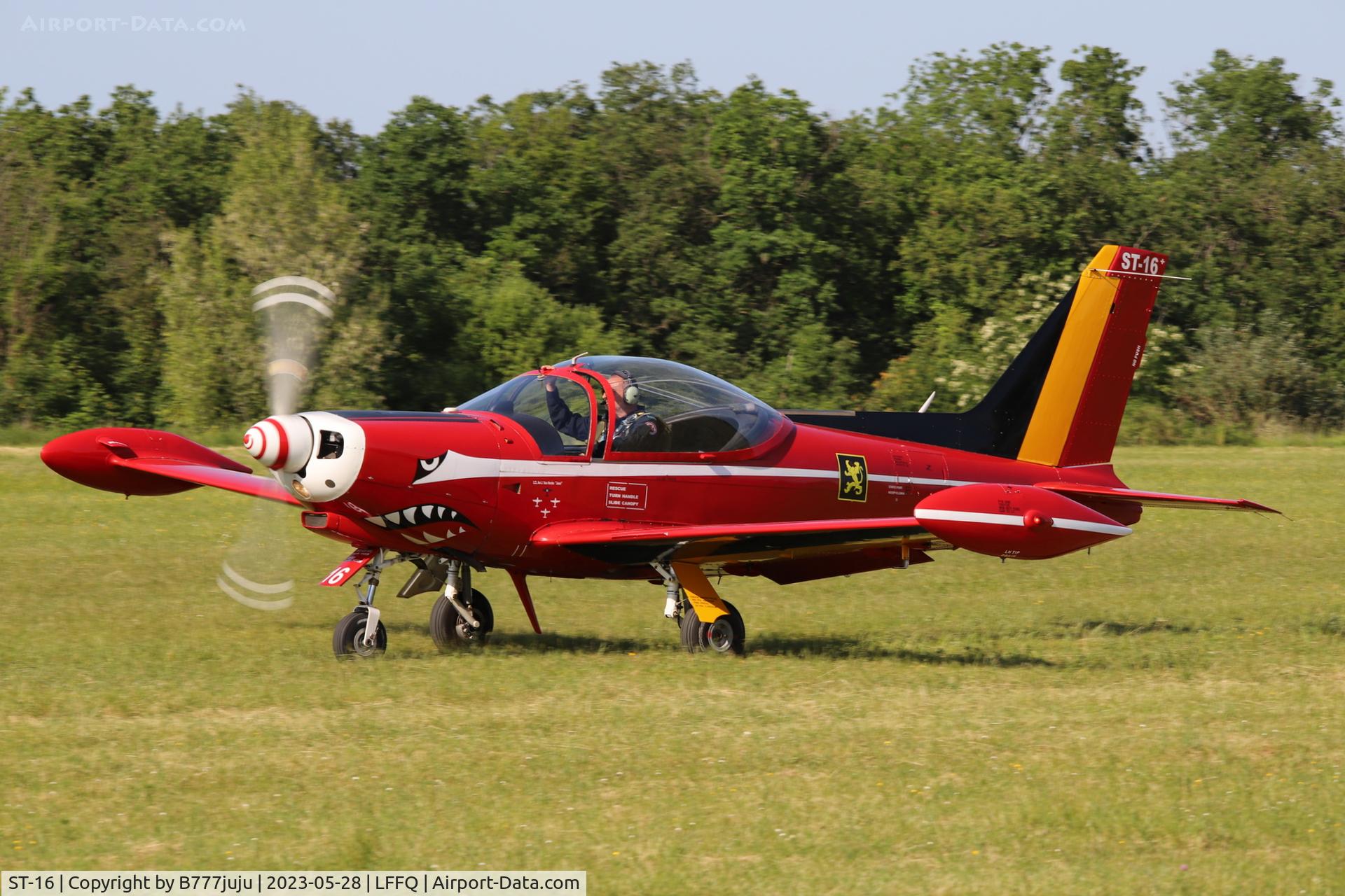 ST-16, SIAI-Marchetti SF-260M+ C/N 10-16, Ferté Alais 2023