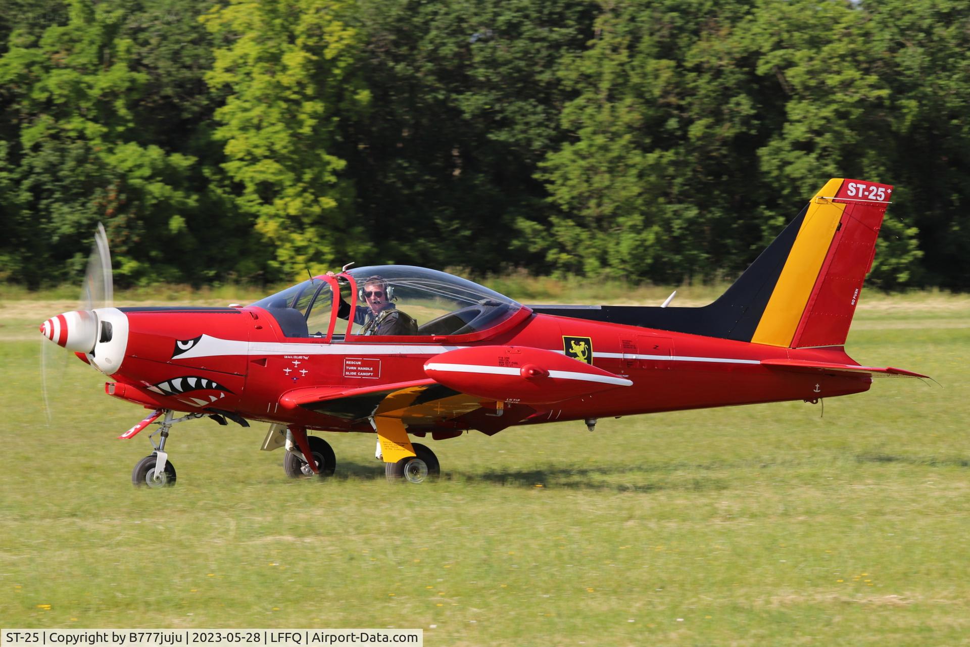 ST-25, 1970 SIAI-Marchetti SF-260MB C/N 10-25, Ferté Alais 2023