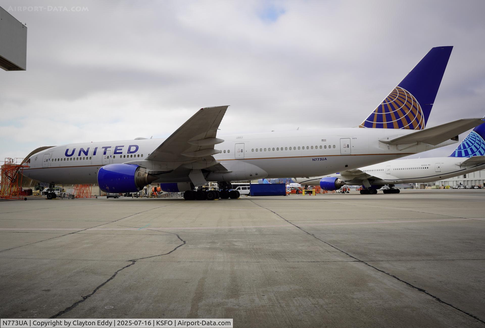 N773UA, 1995 Boeing 777-222 C/N 26929, SFO 2025