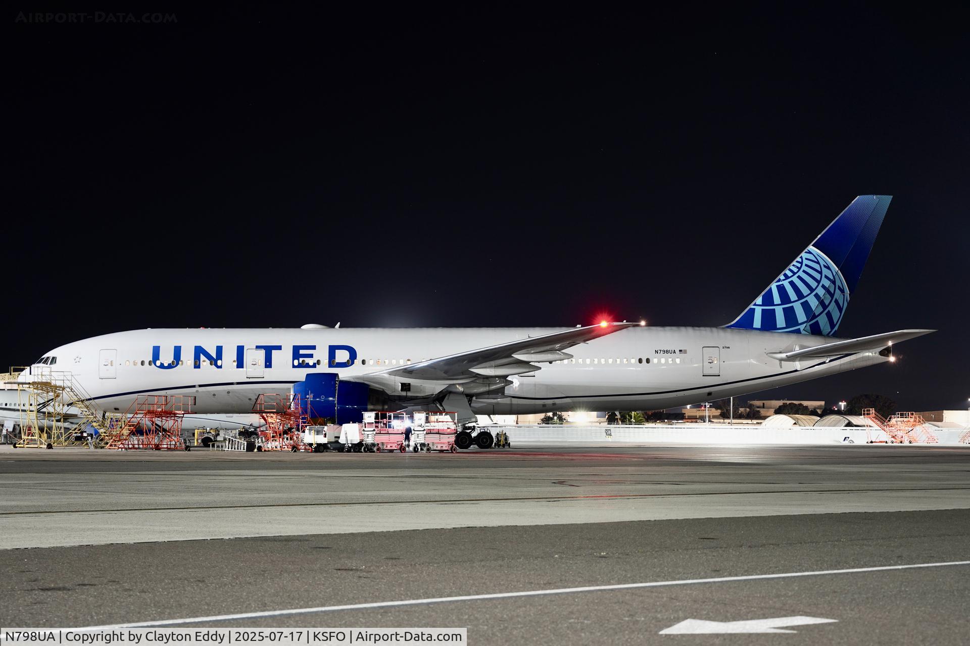 N798UA, 1998 Boeing 777-222ER C/N 26928, SFO 2025