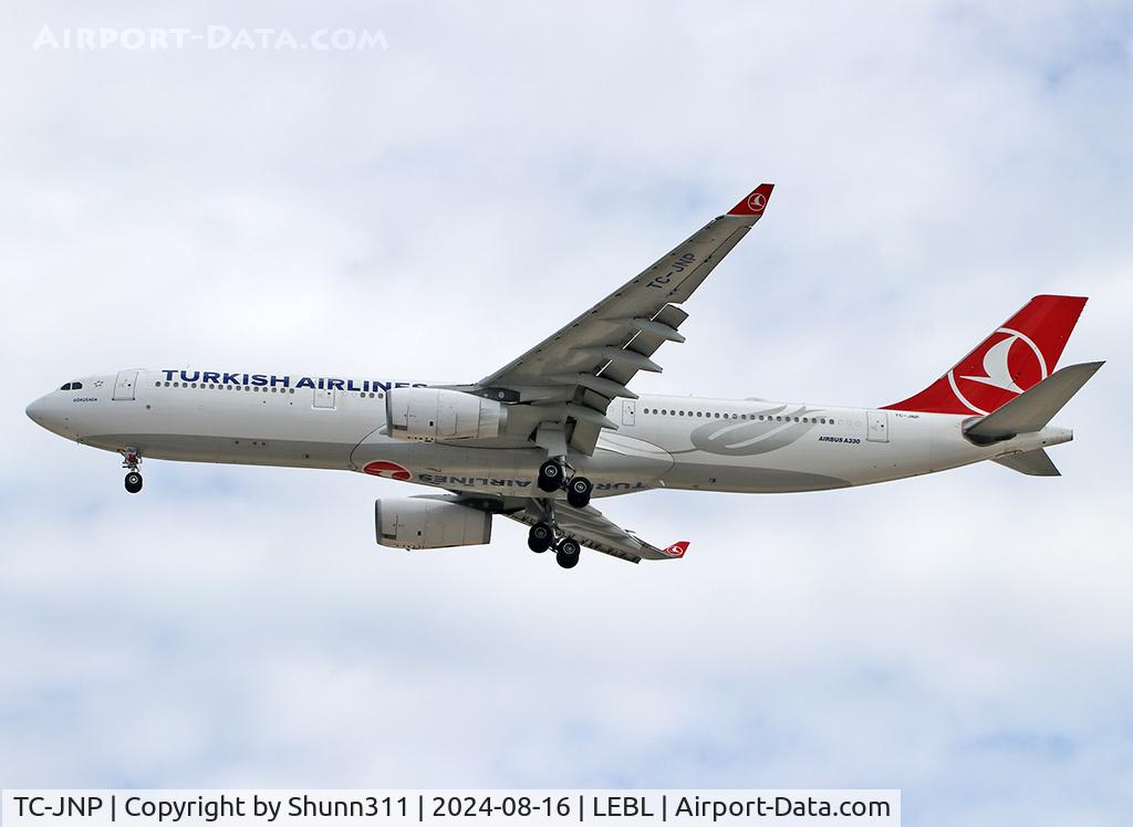TC-JNP, 2012 Airbus A330-343 C/N 1307, Landing rwy 24R