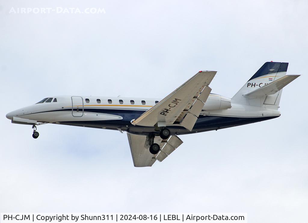 PH-CJM, 2009 Cessna 680 Citation Sovereign C/N 680-0271, Landing rwy 24R