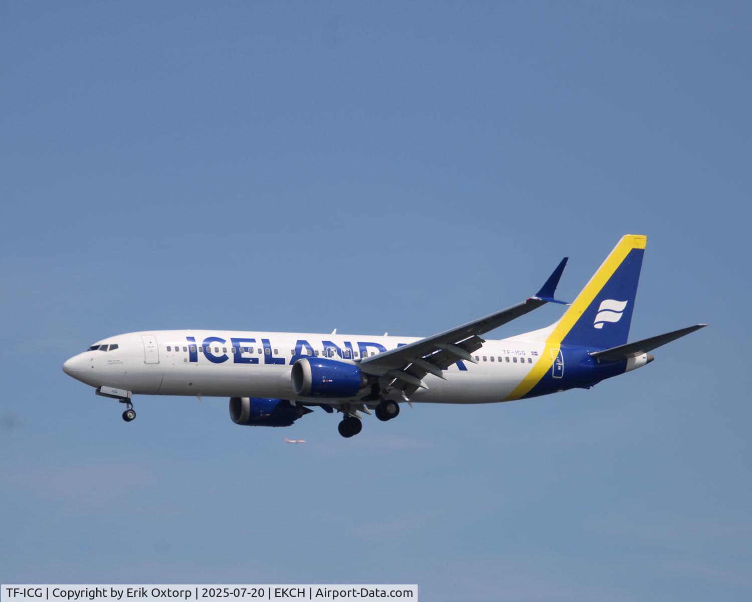 TF-ICG, 2018 Boeing 737-8 MAX C/N 42836, TF-ICG landing rw 30