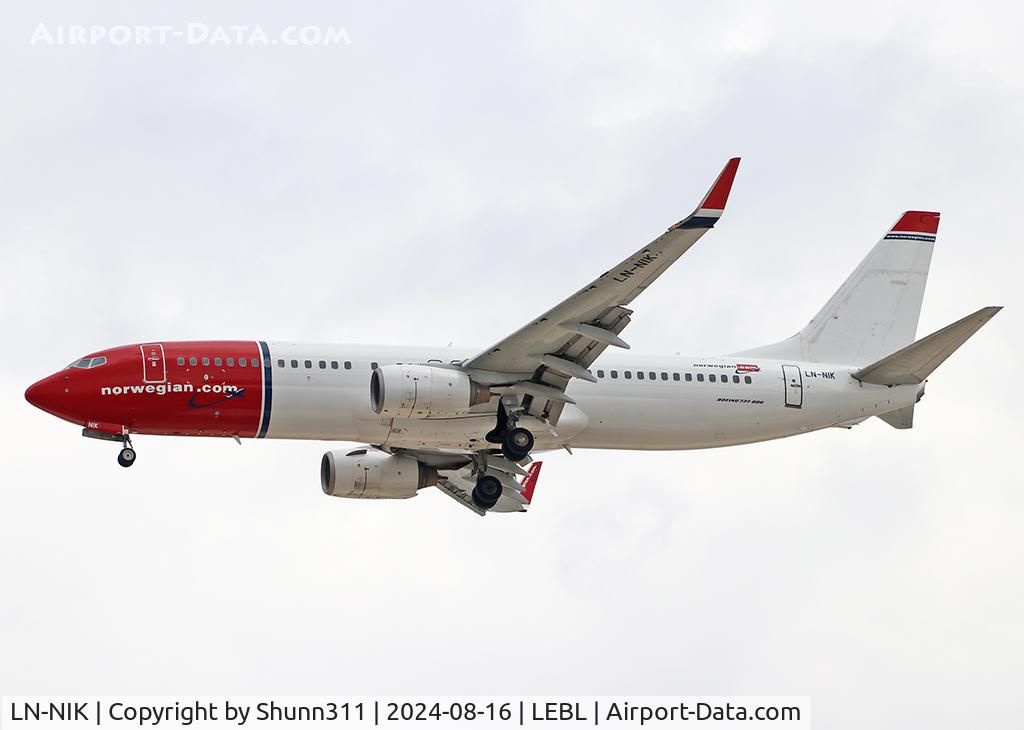 LN-NIK, 2010 Boeing 737-8FZ C/N 29659, Landing rwy 24R