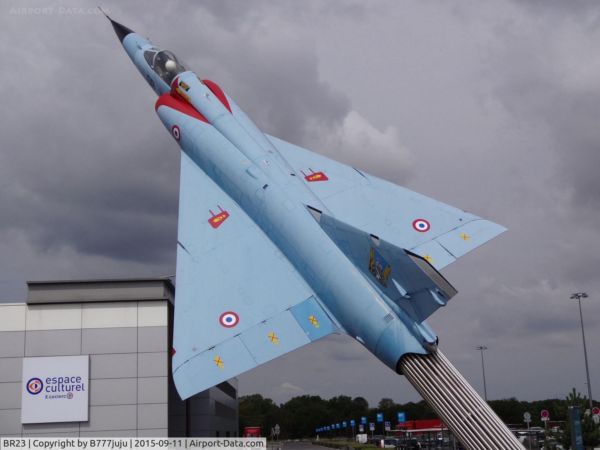 BR23, Dassault Mirage 5BR C/N 323, peint with french marking