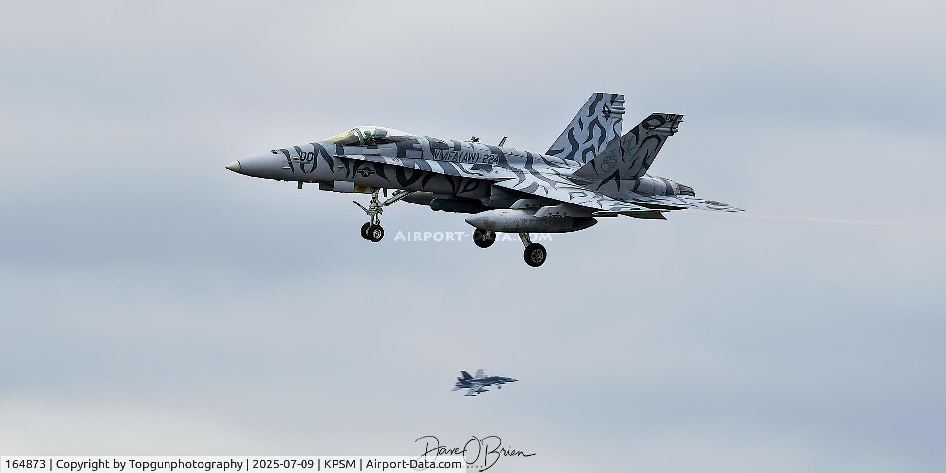 164873, McDonnell Douglas F/A-18C Hornet C/N 1205/C342, COWBOY11 left base for the missed